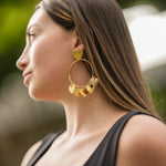 Load image into Gallery viewer, Arete Aro 5 cm Dijes Corazón A1546